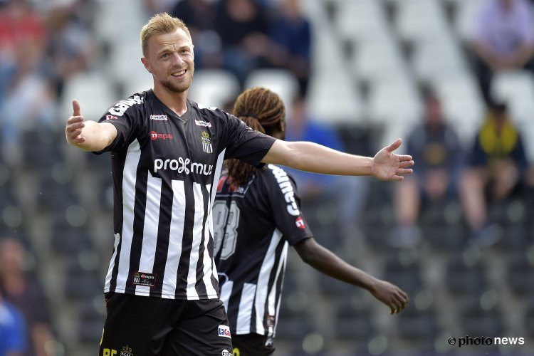 Charleroi bat le White Star