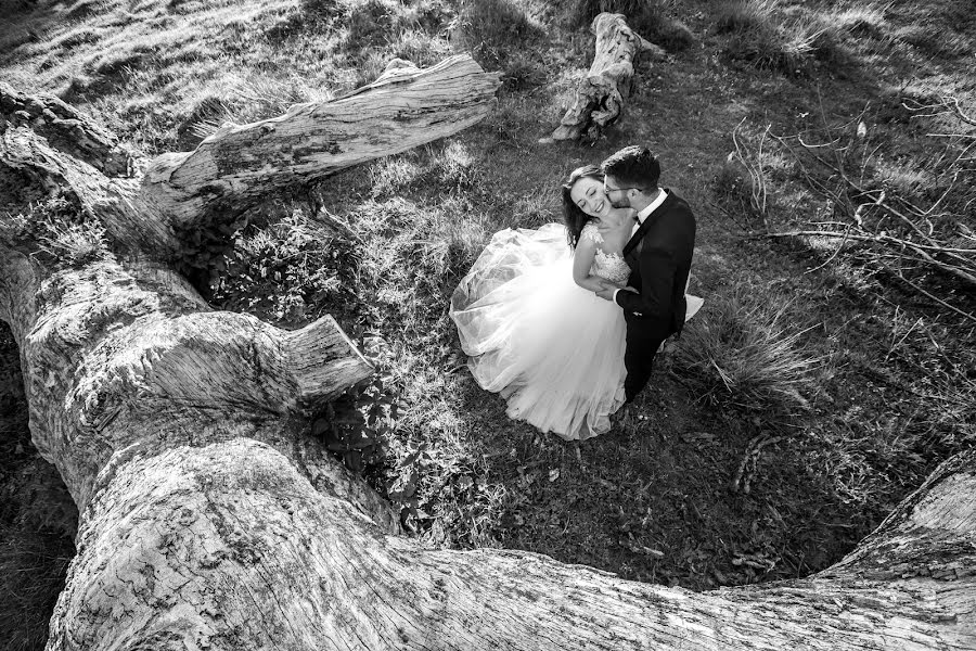 Fotógrafo de casamento Campean Dan (dcfoto). Foto de 1 de outubro 2018