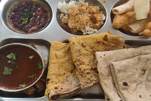 Kawade's Puranpoli Thali