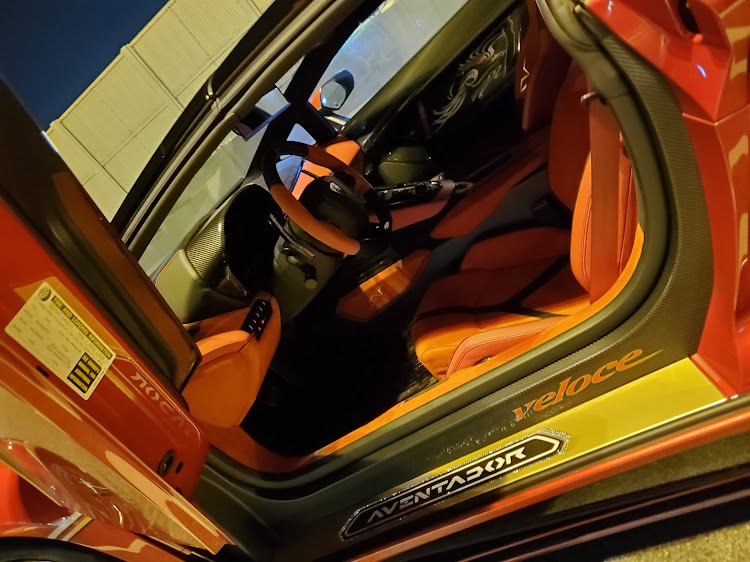 NISSAN GT-Rのドライブ・プチMT・安全運転友の会に関するカスタム事例の投稿画像10枚目