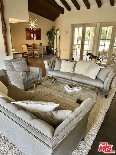 Maison avec piscine et jardin 5