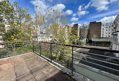 Apartment with terrace 18