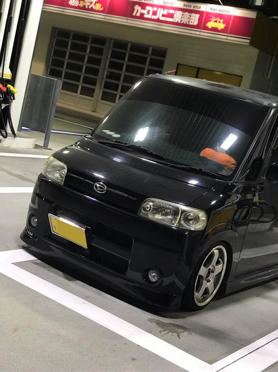 タントのガソリン満タン・ガソリンスタンドなのに盛れない下手くそ・車高落としてキャンバー付けただけの純正に関するカスタム事例の投稿画像5枚目