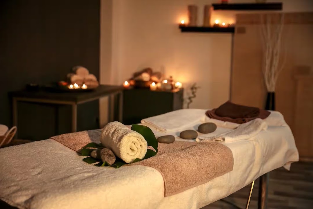 MYK Health Clinic - thai massage