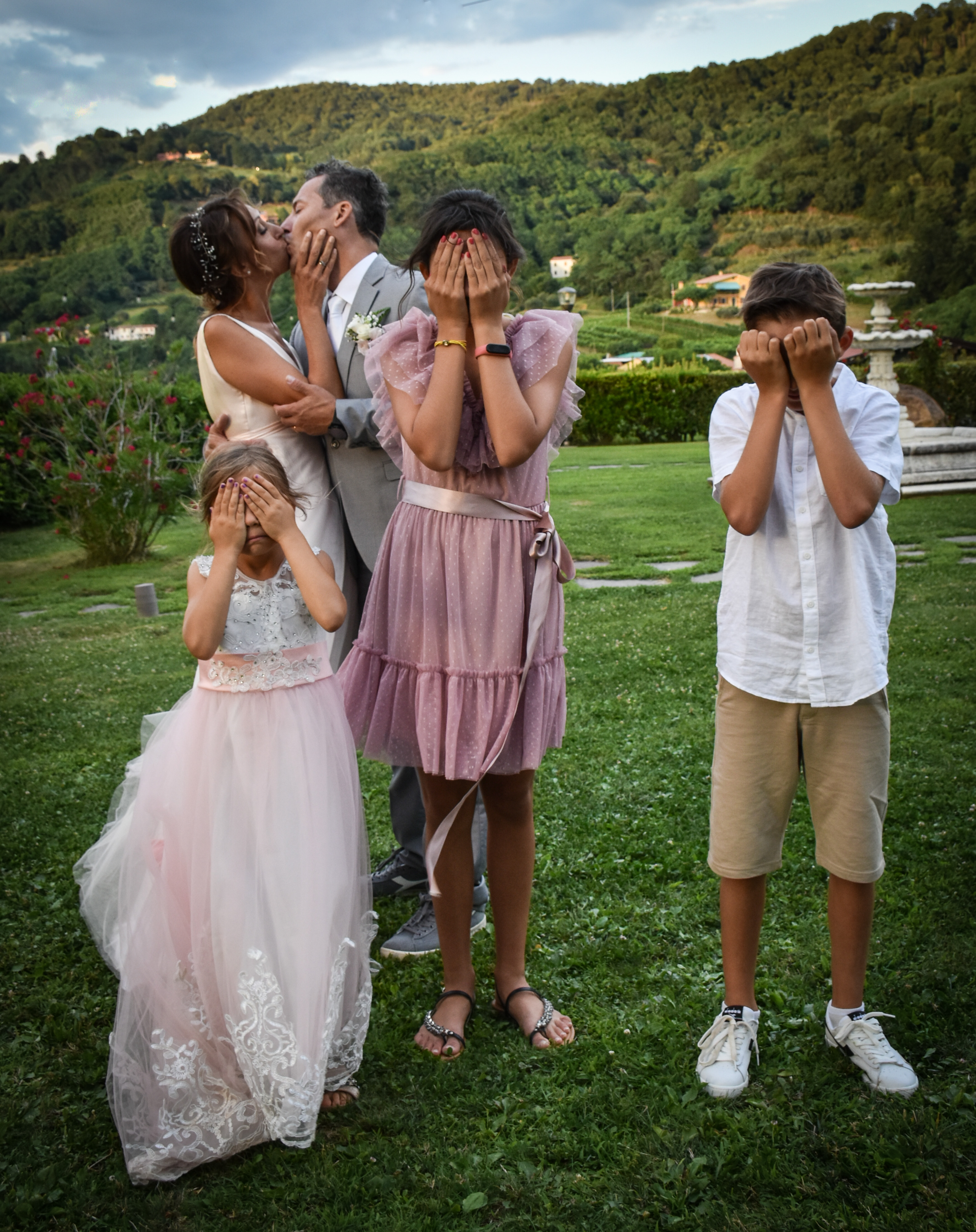 Che vergogna.... mamma e papà si baciano!! di rosy_greggio