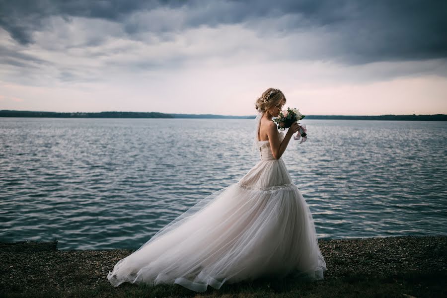 Fotografo di matrimoni Denis Komarov (komaroff). Foto del 18 febbraio 2019