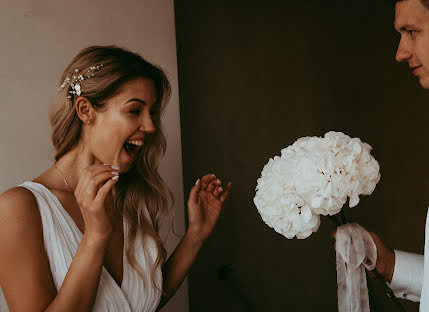 Fotógrafo de casamento Yulya Kamenskaya (myjuly). Foto de 20 de setembro 2018