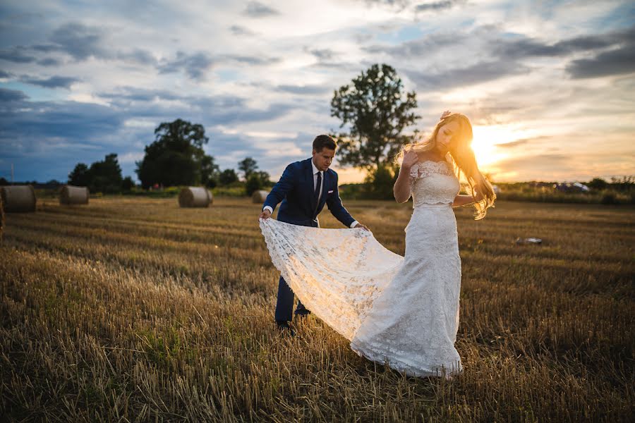 Wedding photographer Paweł Uchorczak (fanimomentu). Photo of 12 January 2018