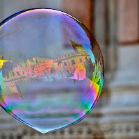 Piazza Maggiore in una bolla di 