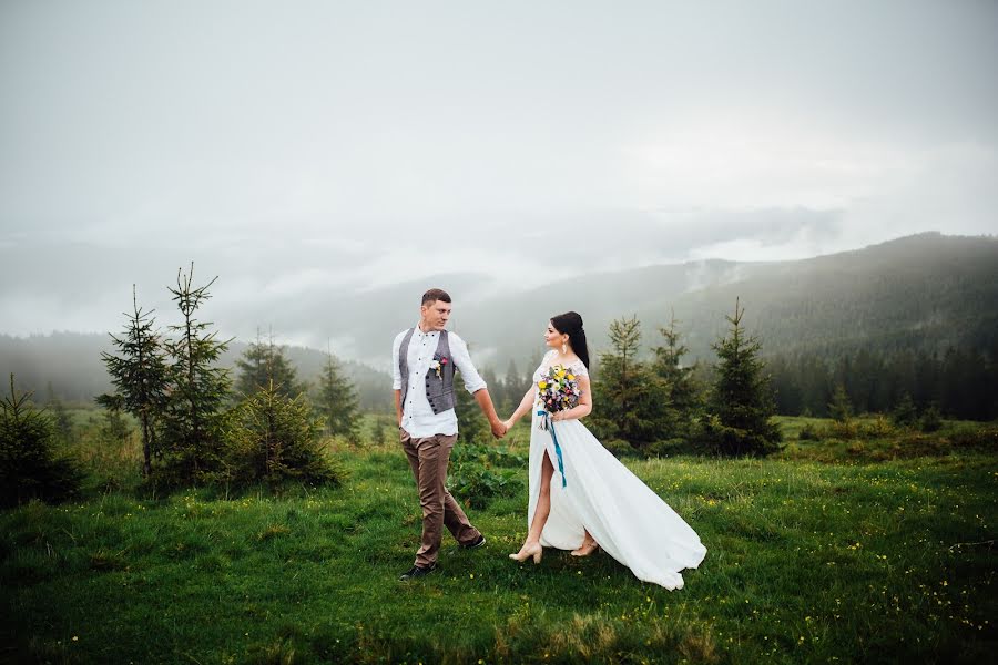 Fotógrafo de casamento Taras Nagirnyak (tarasn). Foto de 2 de setembro 2016