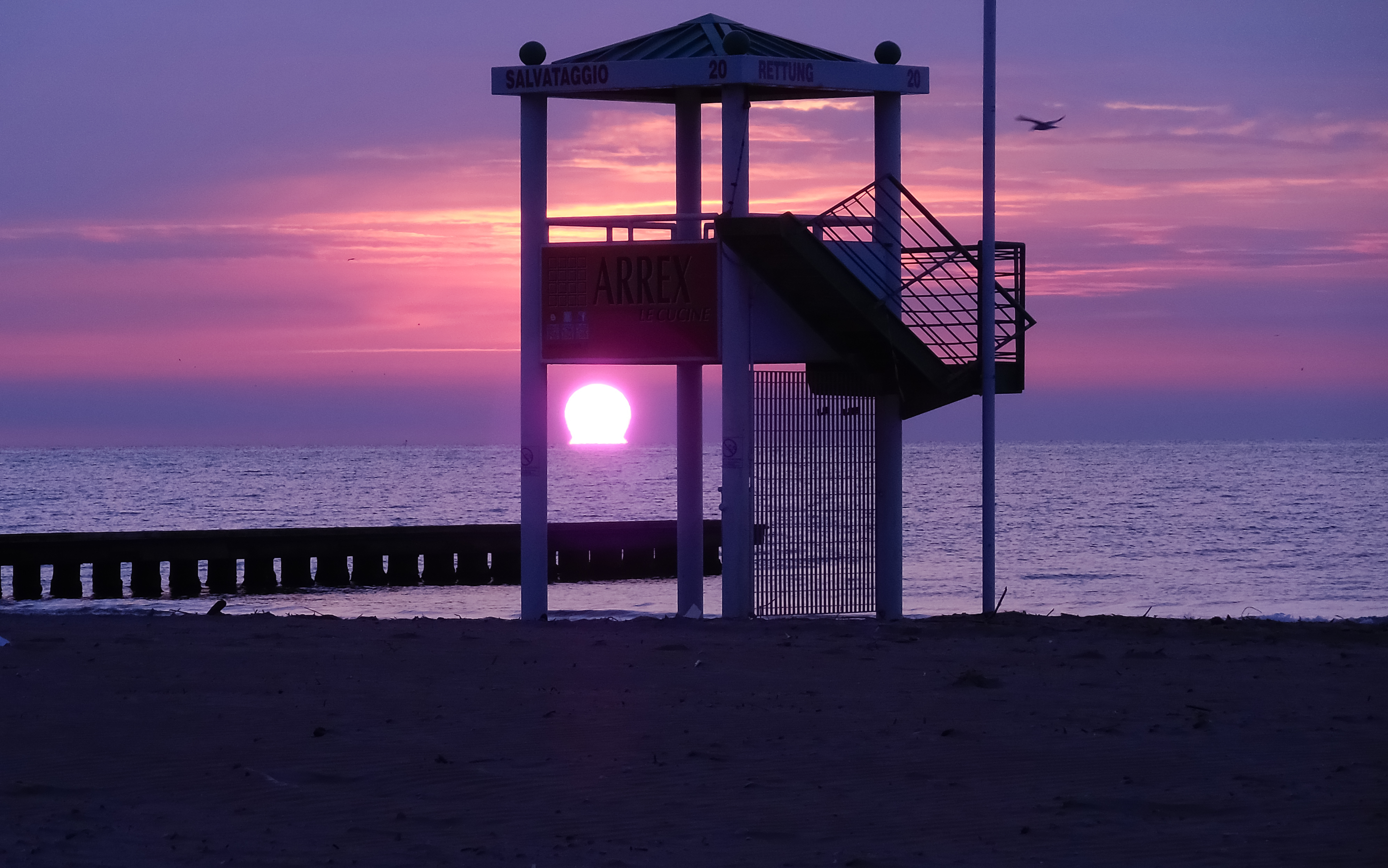 Alba nella spiaggia di Jesolo di stefano borga