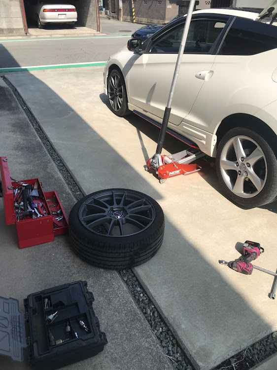 CR-Zのタイヤ交換・ホイール交換に関するカスタム事例の投稿画像1枚目