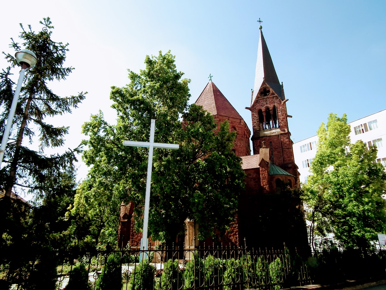 Veszprém - Feltámadt Üdvözítő Károly rk. templom