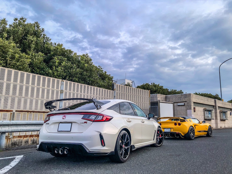 エリーゼの謹賀新年2025・今年もよろしくお願いします・ドライブ・洗車・FL5シビックタイプRに関するカスタム事例の投稿画像3枚目