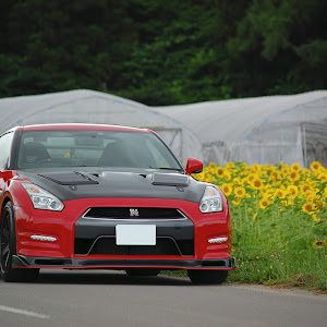 NISSAN GT-R