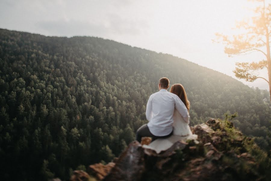 Wedding photographer Evgeniy Konstantinopolskiy (photobiser). Photo of 22 August 2019