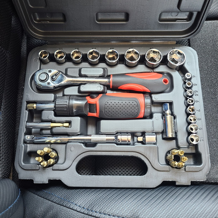 ミラのお尻ショット・工具セット・腕時計電池交換に関するカスタム事例の投稿画像3枚目