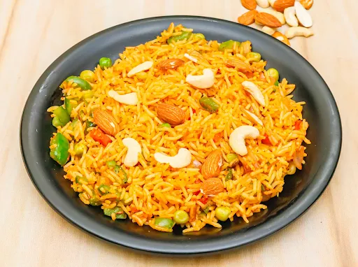 Schezwan Fried Rice With Dry Fruits