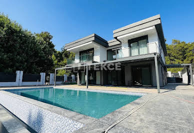 Maison avec piscine et terrasse 20