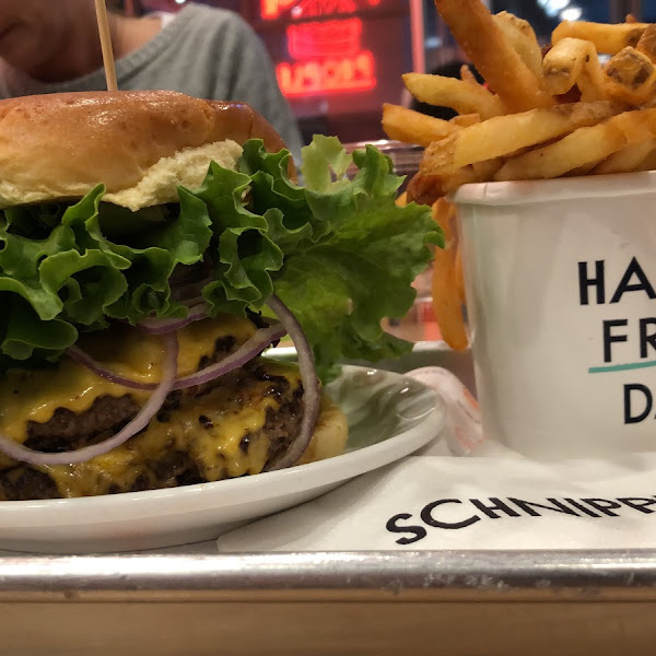 Gluten-Free Burgers at Schnipper's