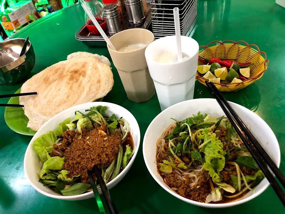 bún
rạm