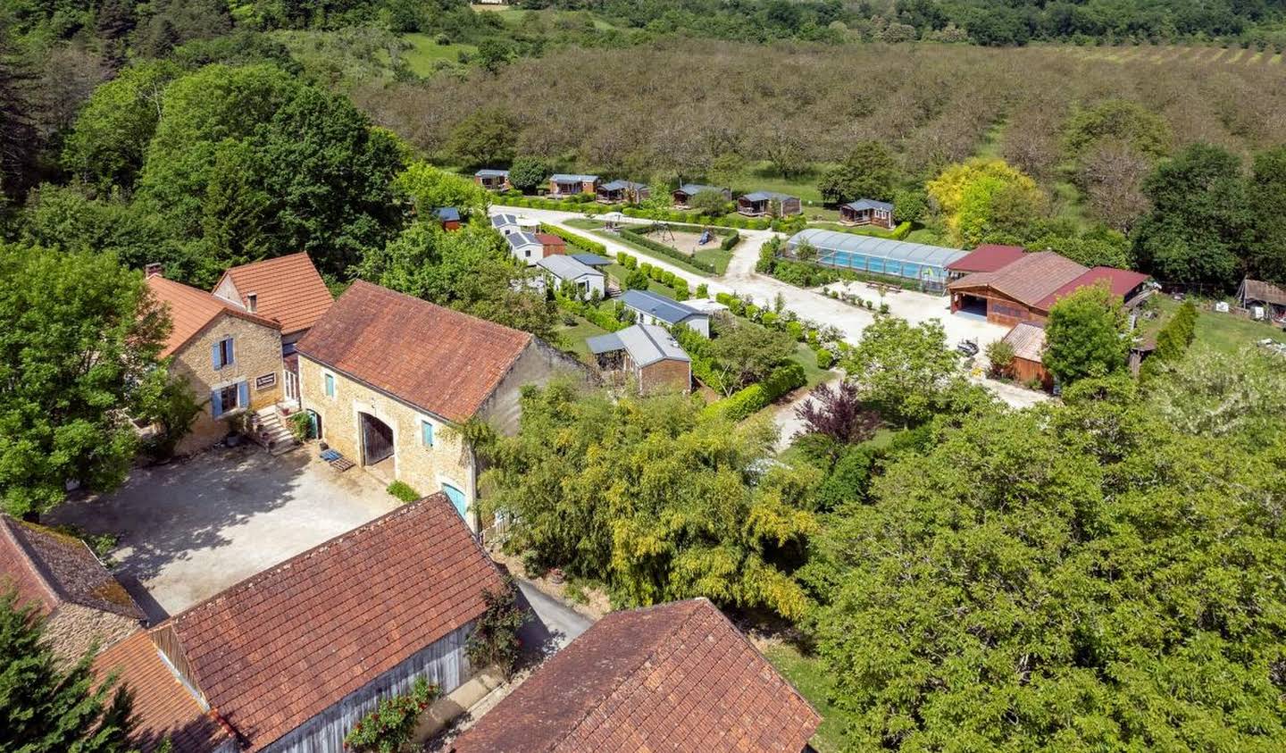 Maison avec piscine et terrasse Le Buisson-de-Cadouin