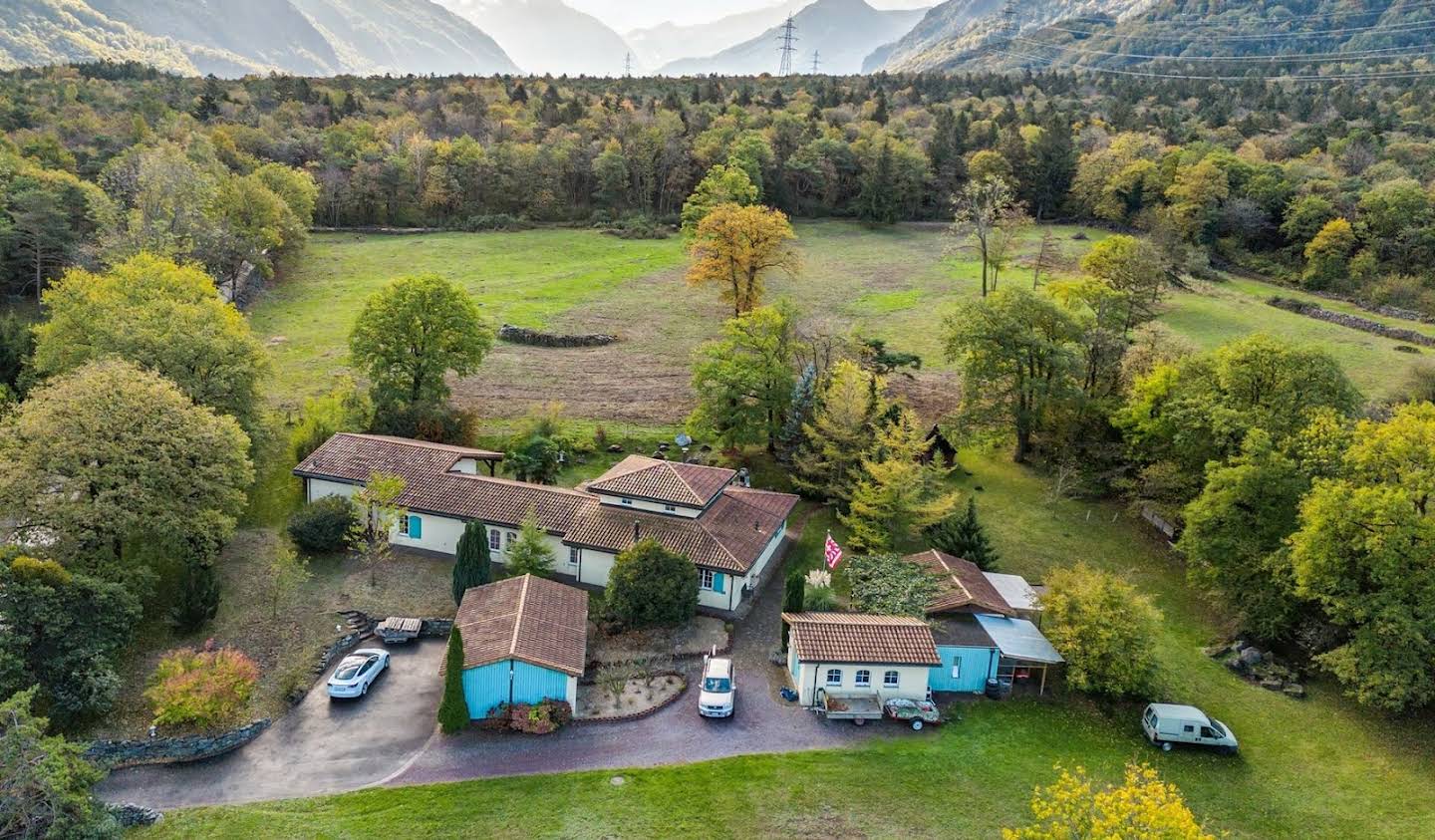 Maison avec jardin et terrasse Saint-Maurice