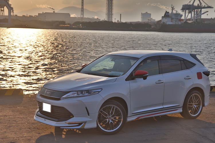 ハリアーの一眼レフ・夕日と愛車・ソロカメ活に関するカスタム事例の投稿画像4枚目