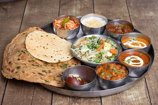 Special Lachha Paratha Thali