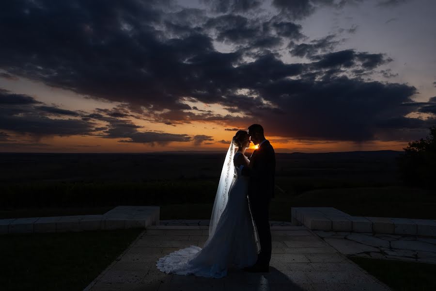 Fotógrafo de casamento Károly Nagy (karolynagy). Foto de 14 de novembro 2019