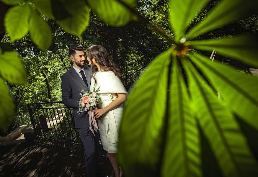 Fotografo di matrimoni Florian Nenciu (hdyztee). Foto del 16 marzo 2022