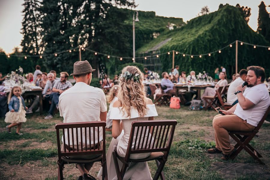 Fotógrafo de casamento Mikola Semak (fotonik81). Foto de 11 de março 2021