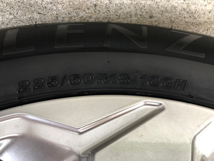 RAV4のrav4・アレンザLX100・rav4アクセサリーに関するカスタム事例の投稿画像3枚目