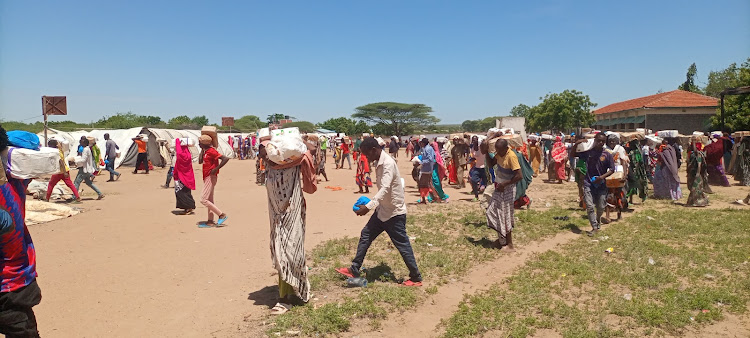 Residents of Bakuyu and Mororo after the relief food distribution.