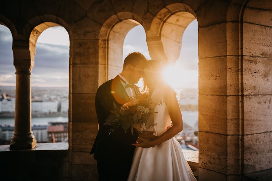 Fotógrafo de casamento Virág Mészáros (awhjs). Foto de 3 de novembro 2019