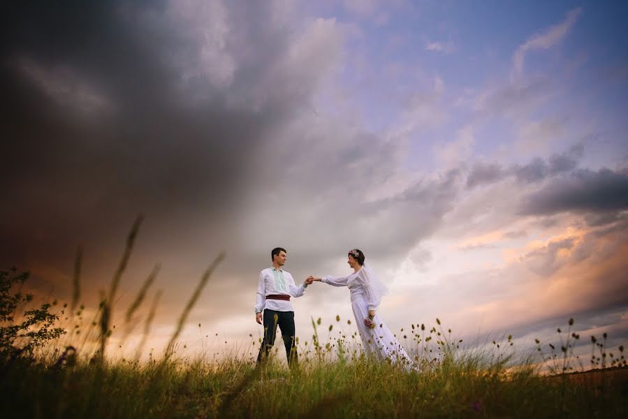 Fotógrafo de casamento Artur Roscolotenco (miophoto). Foto de 24 de maio 2016