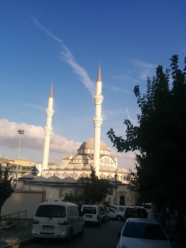 Küçükköy Merkez Camii