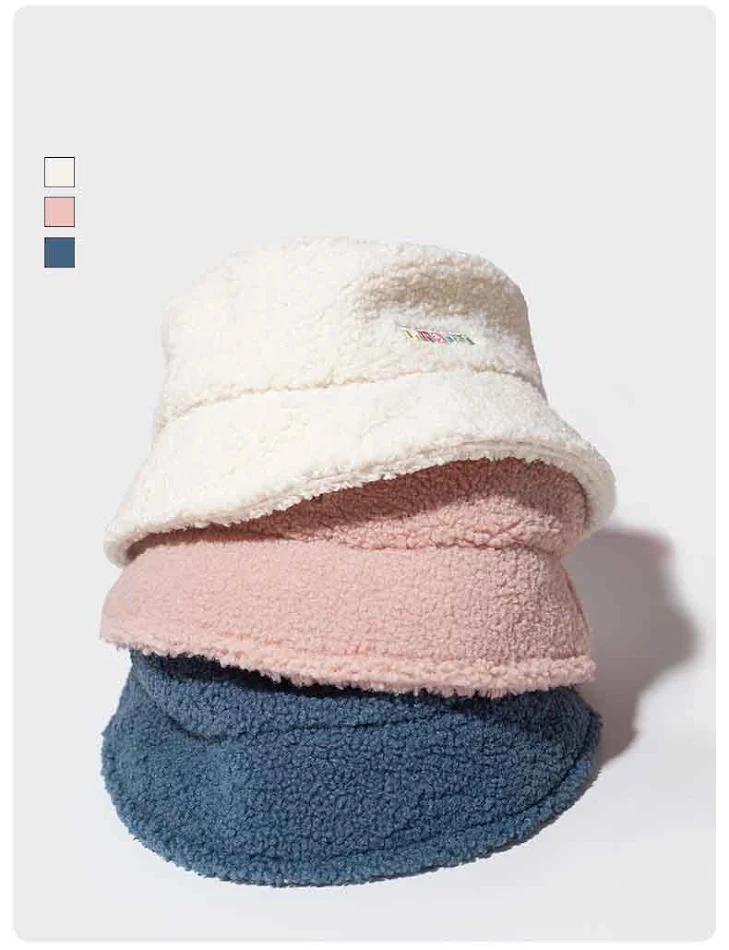 Female lamb hair ear protection fisherman hat, warm and comfortable. Perfect for fishing and outdoor activities in cold 