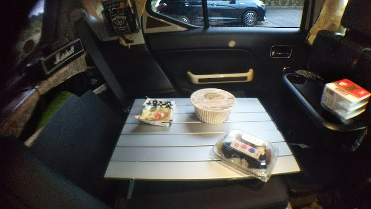 クロスビーのDIY・テーブル自作・車内・収納・キッチンに関するカスタム事例の投稿画像2枚目