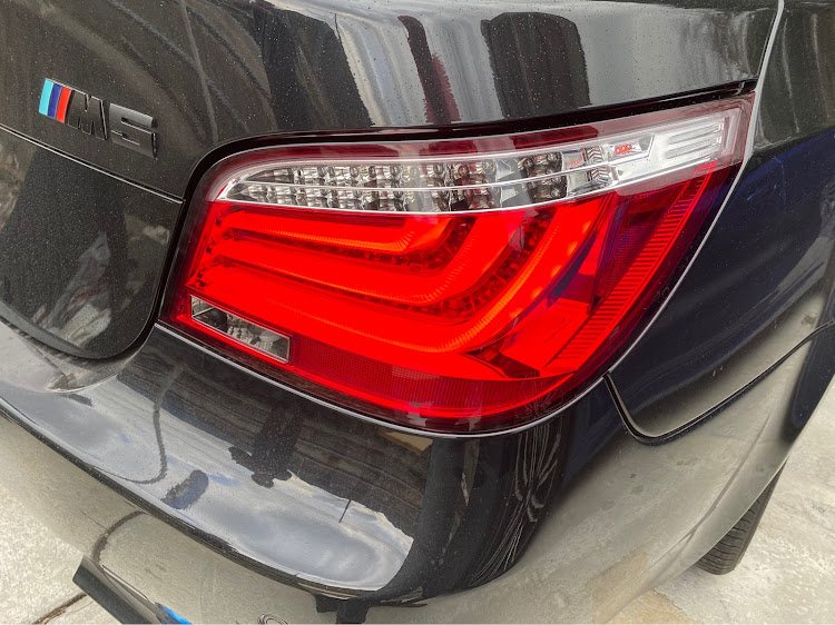 M5のファイバーテール交換・小遣い破産・お楽しみ第一弾に関するカスタム事例の投稿画像3枚目
