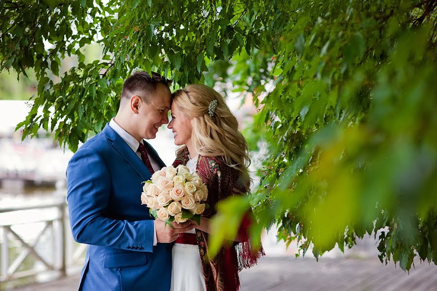 Fotógrafo de casamento Elena Cybina (tsybinaelena). Foto de 12 de junho 2018