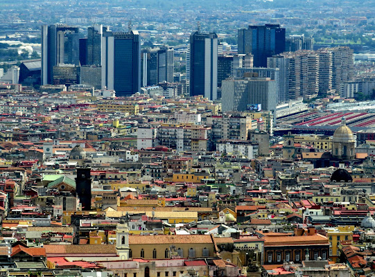 Napule è mille culure... di Giorgio Lucca