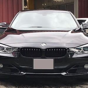 320i