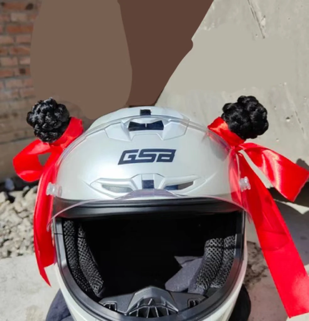 Title 2, Motorhelm Decoratieve bal Vuile vlecht Skihelm ...