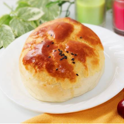 Red Bean Pineapple Bun