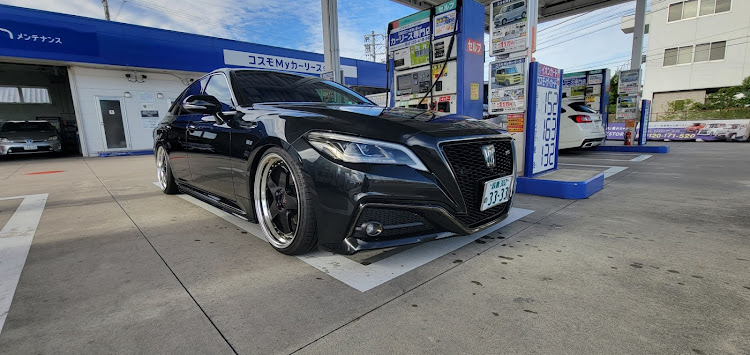 クラウンセダンのマフラー出口を見てみたい・全日輩会、関輩東、東輩海、東輩北、関輩西、蝦輩夷・TEAM Excitación・輪止めビビリーズ・マフラーカッターに関するカスタム事例の投稿画像2枚目