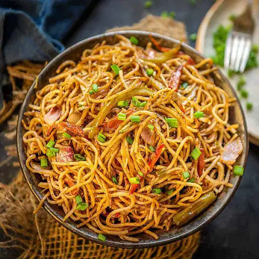 Chicken Chilli Garlic Hakka Noodles