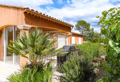 Maison avec piscine et terrasse 10