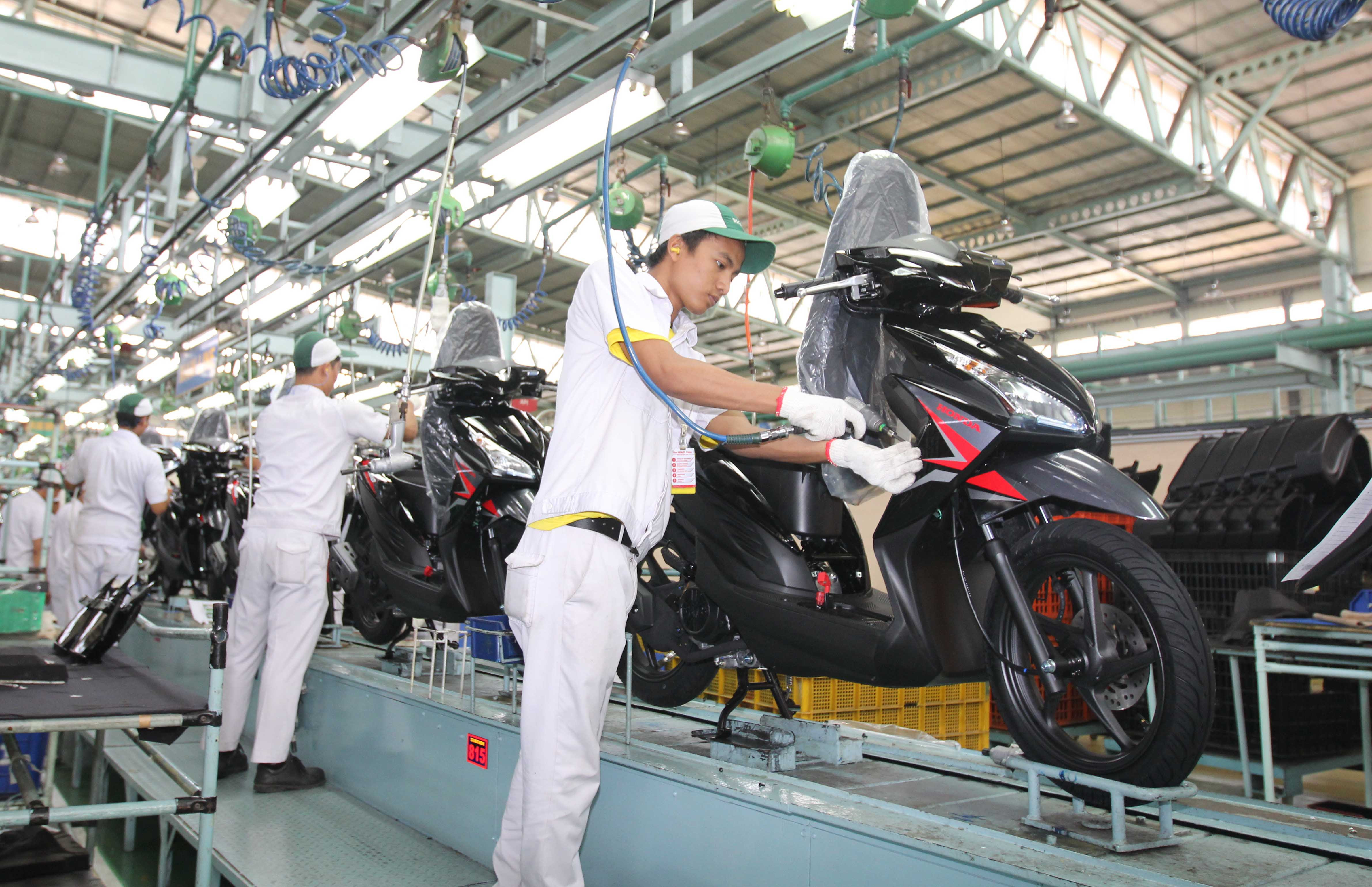 Sambut Tahun Baru AHM Segarkan Tampilan New Honda Vario 110 Esp