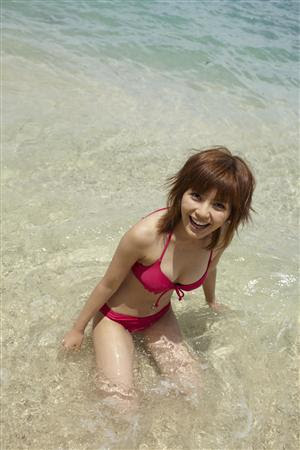 新聞 ａａａ宇野実彩子 セクシー初ビキニ解禁 看板 a 批踢踢實業坊